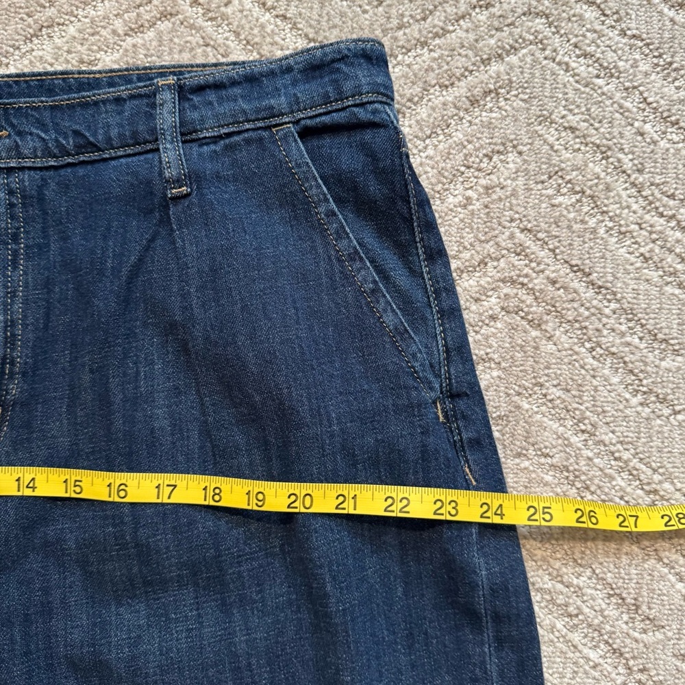 GAP High Rise Wide Legged Jeans - 34R - Picture 6 of 7